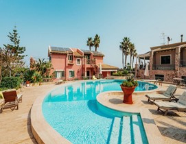 Offerta Villa Augusta fronte mare con piscina 1958