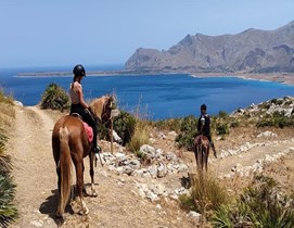 Esperienza a cavallo Sicilia stupenda escursione